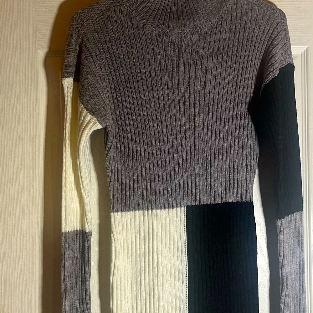 Block pattern winter dress, full circle trends.